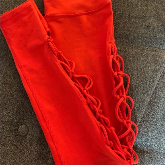 ALO YOGA INTERLACE LEGGINGS - Picture 2 of 4